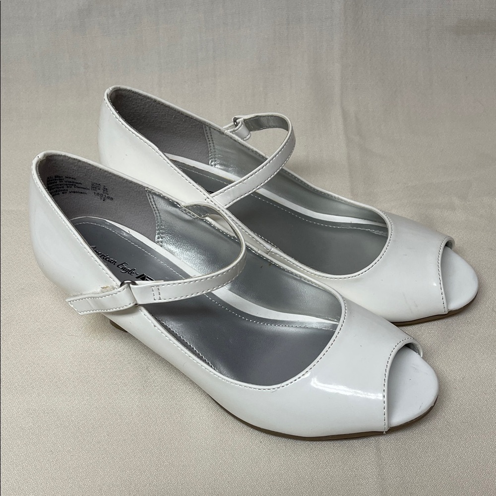 American Eagle Outfitters White Mary Jane Heels